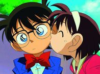 Detektiv Conan – Weil Ayumi (r.) oft in Gefahr gerät und Conan (l.) sie aber immer wieder rettet, ist sie in ihren Helden verliebt ...