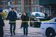 FBI: Special Crime Unit – Special Agent Omar Adom 'OA' Zidan (Zeeko Zaki, l.); Special Agent Maggie Bell (Missy Pilgrim, r.)