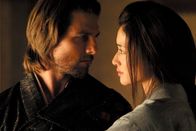 Last Samurai – Schon bald verliert Nathan (Tom Cruise, l.) sein Herz an die attraktive Taka (Koyuki, r.)