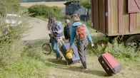 SommerCamp - Back To the Roots – Tag des Abschieds - die Matilda, Ha Chau und Käthe verlassen das Camp.