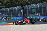 Formel 1: Großer Preis von Miami – Das Bild zeigt Charles Leclerc (MON/Ferrari) und Max Verstappen (NED/Red Bull Racing) beim Start des Rennens. MELBOURNE, AUSTRALIEN, 10.APR.22 - MOTORSPORT, FORMEL 1 - Großer Preis von Australien, Albert Park Circuit.