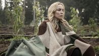 Killing Eve – Durch ihren Ausflug auf die schottische Insel erhofft sich Villanelle (Jodie Comer) den nächsten Hinweis, der sie näher zu den "Zwölf" bringen soll. Doch dann kommt alles anders.