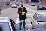Spurwechsel – Eigentlich ist es nur ein Blechschaden, aber schon bald liefern sich die beiden Unfallgegner einen Kampf auf Leben und Tod: Doyle Gipson (Samuel L. Jackson) ...