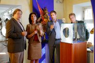 Die Rosenheim-Cops – Als der stellvertretende Museumsdirektor tot aufgefunden wird, gehen die Rosenheimer Ermittler von Raubmord aus. (v.l. Michael A. Grimm, Petra Einhoff, Igor Jeftic, Max Müller) Honorarfrei - nur für diese Sendung bei Nennung ZDF und Christian A. Rieger - klick