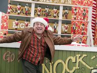Blendende Weihnachten – Buddy Hall (Danny DeVito).