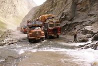 Fahrt ins Risiko – Schmelzwasser überflutet den Manali-Leh Highway im Sommer