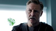Kommissar Wisting – Hammer (Mads Ousdal) muss das Verhör unterbrechen.