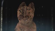 Strangest Things – Im Penn Museum in Philadelphia befindet sich ein antikes Leinenbündel mit dem Kopf einer Katze. Der kleine runde Kopf ist aus Stoff gefertigt und an einem länglichen Körper ohne Beine befestigt.