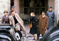 Die weiße Rose – Sophie (Lena Stolze) und Hans Scholl (Wulf Kessler) werden verhaftet.