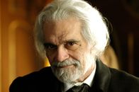 Kronprinz Rudolf – Omar Sharif (Canon). Der österreichische Kronprinz Rudolf, einziger Sohn von Kaiserin Sisi und Kaiser Franz-Joesph, genießt sein Leben als begehrtester Junggeselle Europas in vollen Zügen. Als Offizier in Prag verliebt er sich in ein jüdisches Mädchen und muss eine Entscheidung treffen zwischen seinen politischen Ambitionen und seinem privaten Glück.