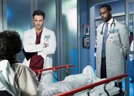 Chicago Med – Chicago Med Auf Herz und Nieren - Heart Matters Staffel 2, Episode 10 Sie stehen vor einer schwierigen Entscheidung: Colin Donnell als Dr. Connor Rhodes, Ato Essandoh als Dr. Isidore Latham