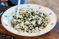 Jamie kocht Italien – Pasta mit Erbsen und Aubergine