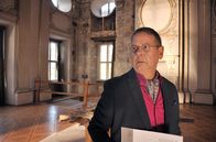 Alles Klara – Dietmar Hartmann (Claus-Peter Rathjen) fühlt sich beobachtet.