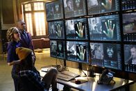 Bull – Sie kombinieren für Bull Psychologie, menschliche Intuition und Hightechdaten, um die richtige Verteidigungsstrategie für seine Klienten zu entwerfen: (v.l.n.r.) Marissa (Geneva Carr), Chunk (Chris Jackson) und Cable (Annabelle Attanasio).