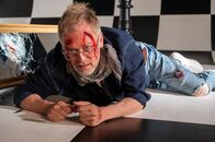 SOKO Stuttgart – Der Stuttgarter Starfotograf Wally Heidt (Dirc Simpson) wird in seinem eigenen Fotostudio Opfer eines blutigen Angriffs. Danach fehlt von ihm jede Spur. Wer hätte Grund, ihm etwas anzutun? Im Laufe der Ermittlungen zeigt sich jedenfalls, dass Wally nicht nur Bewunderer hatte.