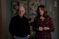 Bupkis – Trotz aller Entschuldigungen: Amy (Edie Falco) und Joe (Joe Pesci) bleiben skeptisch.