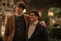What We Do in the Shadows – Freddie (Al Roberts, l.); Guillermo (Harvey Guillén, r.)