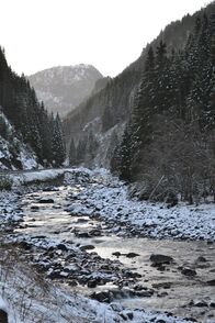 Ice Road Rescue - Extremrettung in Norwegen – Odda, Norway - Snowy river in Odda, Norway.