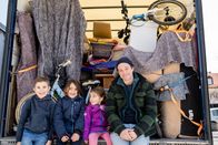 Checker Tobi – Der Checker darf eine Familie mit vier Kindern beim Umzug von München nach Rosenheim begleiten und hilft natürlich auch beim Kistenschleppen.