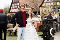 Checker Julian – Julian am Set von "Der starke Hans" mit der Schauspielerin Bianca Nawrath