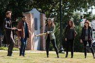 Sleepy Hollow – L-R: Ichabod Crane (Tom Mison), Jake Wells (Jerry MacKinnon), Jenny Mills (Lyndie Greenwood), Diana Thomas (Janina Gavankar) und Alex Norwood (Rachel Melvin)