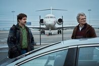 The Crash – Die Spuren führen ins Leere, v.li.: Thomas Höppener als Vincent Dekker, Yorick van Wageningen als Pierre Heijboer