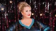 Ladies Night – Die Gastgeberin Daphne de Luxe.