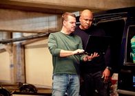 Navy CIS: L.A. – G. Callen (Chris O'Donnell, l.); Sam Hanna (LL Cool J, r.)