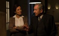 Velvet – Doña Blanca (Aitana Sánchez-Gijón, l.); Don Emilio (José Sacristán, r.)