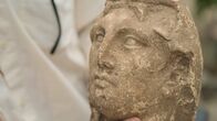 Schätze des Römischen Reichs – Fundstück aus Terracina: Vermutlich eine Terracotta-Büste von Alexander dem Großen.
