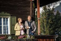 Der Bergdoktor – Mit seinen familiären Problemen wendet sich Martin (Hans Sigl, r.) ausgerechnet an seine Ex-Freundin Anne (Ines Lutz, l.).