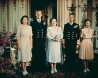 Universum History – v.l.n.r.) Prinzessin Elizabeth, Philip Mountbatten, Königin Elizabeth (Queen Mum 1900 - 2002), König George VI (1895 - 1952) und Prinzessin Margaret (1930 - 2002).