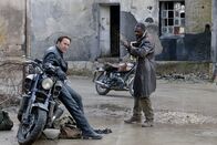 Ghost Rider: Spirit of Vengeance – L-R: Johnny Blaze (Nicolas Cage) und Moreau (Idris Elba)