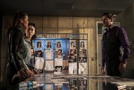 Lucifer – L-R: LESLEY-ANN BRANDT als MAZE, AIMEE GARCIA als ELLA und TOM ELLIS als LUCIFER MORNINGSTAR