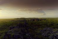Unsere Kontinente – Am Mount Borredaile zeugen 20.000 Jahre alte Felsmalereien von den First Australians.