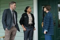The Sinner – l-r: Detective Lt. Harry Ambrose (Bill Pullman), Heather (Natalie Paul), Vera Walker (Carrie Coon)