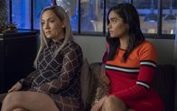 Star – Star (Jude Demorest, l.); Simone (Brittany O'Grady, r.)