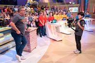 1, 2 oder 3 – Kamerakind Yannick (r.) ist heute bei "1, 2 oder 3" im Einsatz.