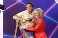 The Goldbergs – Barry Goldberg (Troy Gentile, l.); Beverly Goldberg (Wendi McLendon-Covey, r.)