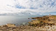 Gordon Ramsay: Kulinarischer Showdown – Die felsige Küste von Portland Bill an der Jurassic Coast von Dorset im Südwesten Englands.