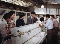 French Connection II – French Connection II Liest den Franzosen die Leviten: Gene Hackman als Jimmy «Popeye» Doyle, Bernard Fresson als Inspector Barthélémy