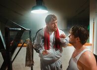 Dinu – Erklärt die Spielregeln: Simon Käser als Karl, Jonathan Loosli als Dinu