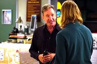 Last Man Standing – Mike Baxter (Tim Allen, l.); Kyle Anderson (Christoph Sanders, r.)