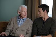 The Gifted – Otto Strucker (Raymond J. Barry, l.); Reed (Stephen Moyer, r.)