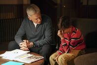 Navy CIS – Leroy Jethro Gibbs (Mark Harmon, l.); Phineas (Jack Fisher, r.)