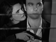 The Americans – (2. Staffel) - Führen nach wie vor ein gefährliches Doppelleben: die russischen Spione Elizabeth Jennings (Keri Russell, l.) und ihr Ehemann Philip (Matthew Rhys, r.) ...