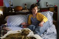 Young Sheldon – Georgies (Montana Jordan) Lüg-Fähigkeiten ermöglichen Sheldon schließlich, sich den wirklich wichtigen Dingen zu widmen, während seine Klassenkameraden zum Sportunterricht müssen ...