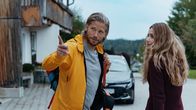 Die Bergretter – Seit sie in der Ramsau ist, plagen Sofia Conti (Mitsou Jung) Erinnerungen an den Tod ihres Vaters. Gemeinsam mit Markus Kofler (Sebastian Ströbel) möchte sie diesen auf die Spur gehen.