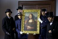 Terra Mater – Rückgabe der wiedergefundenen "Mona Lisa" an den Louvre.