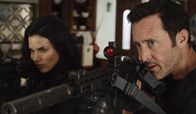 Hawaii Five-0 – Quinn Liu (Katrina Law, l.); Steve McGarrett (Alex O'Loughlin, r.)
